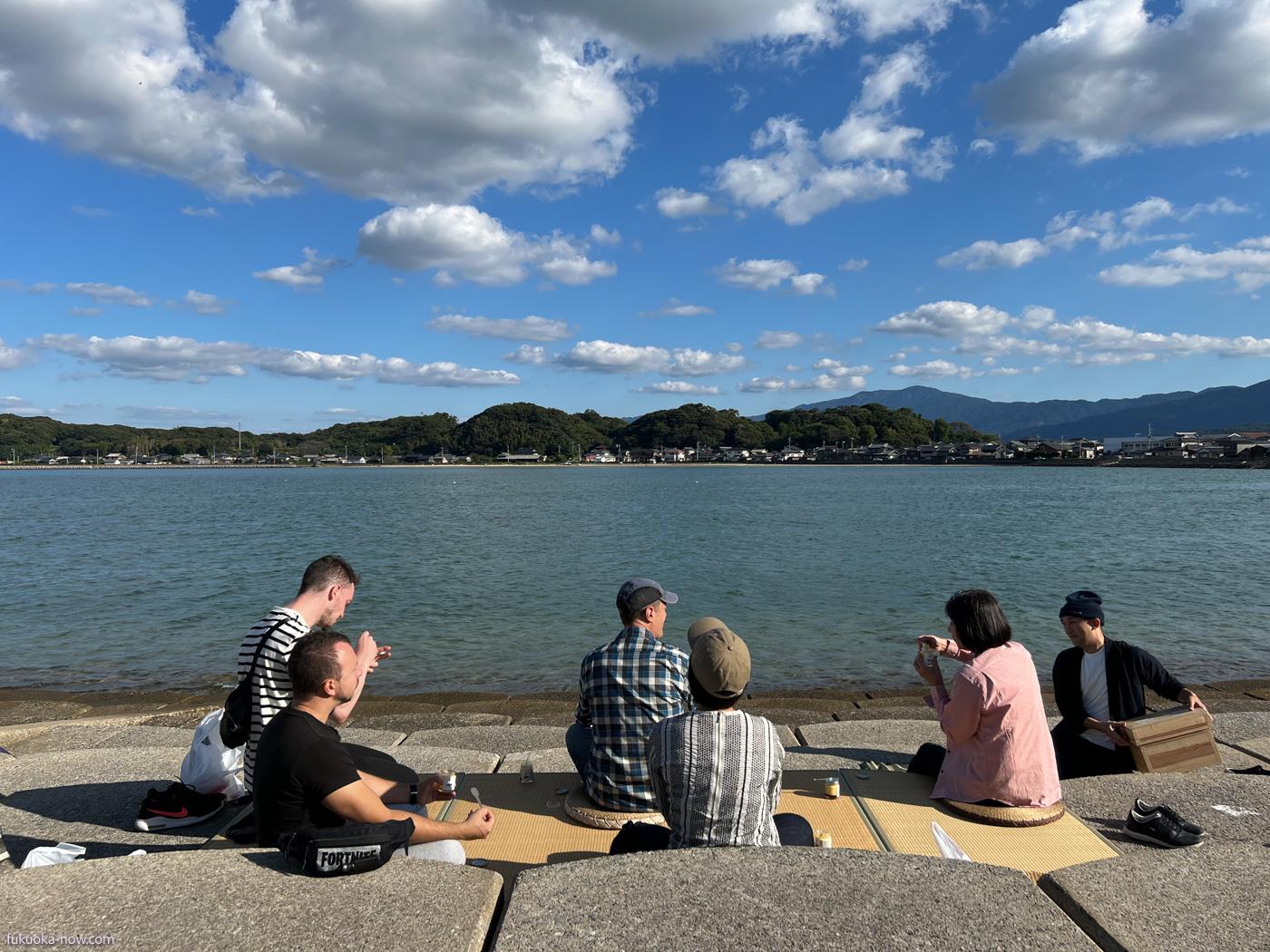 coffee break by the beach in Itoshima, 糸島の海岸でコーヒーブレーク