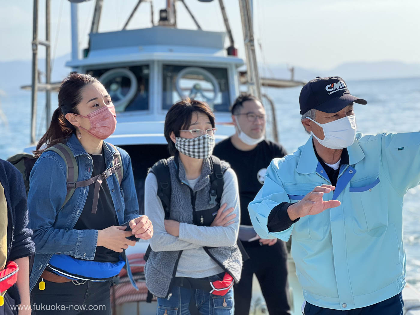 On the cruise, members of the Itoshima JF guided Himeshima and Itoshima, 糸島漁協のスタッフと漁船に乗って姫島クルーズ
